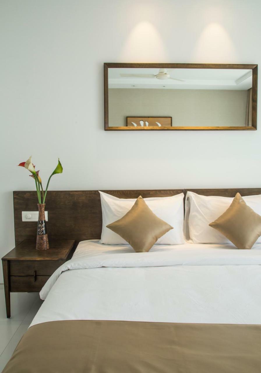 เคนต์ เบย์วอตช์ สวีท Hotel Kochi ภายนอก รูปภาพ